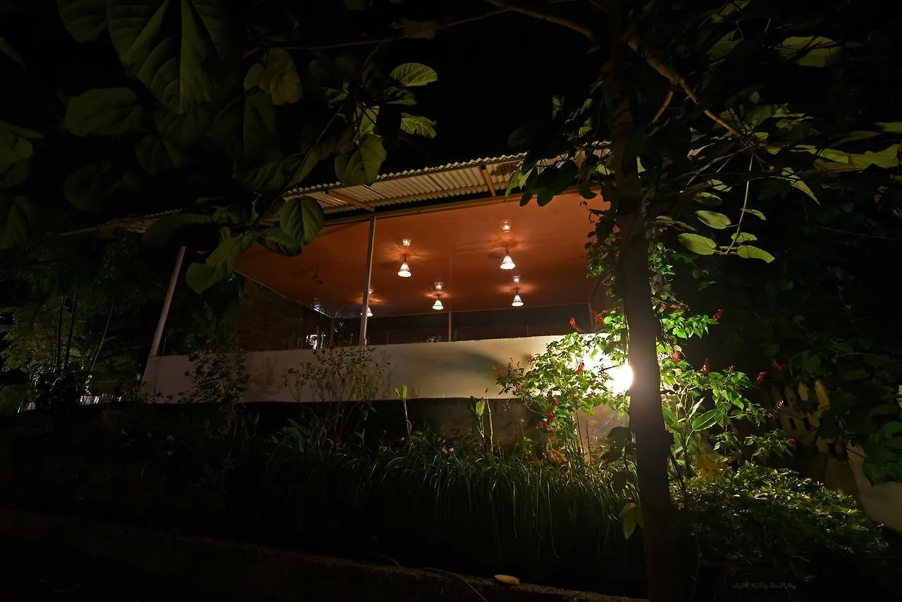 ムンナル スパイス ジャングル リゾーツ Bed & Breakfast
